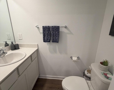 947 Rivertree Place - Photo Thumbnail 15