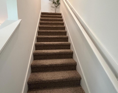 947 Rivertree Place - Photo Thumbnail 16