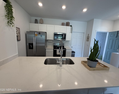 947 Rivertree Place - Photo Thumbnail 8