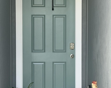 947 Rivertree Place - Photo Thumbnail 2