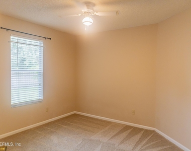 3844 English Colony Drive N - Photo Thumbnail 8