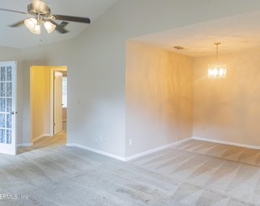 3844 English Colony Drive N - Photo Thumbnail 4