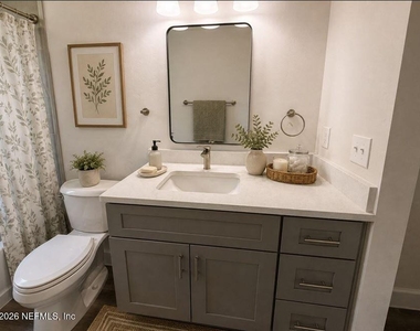 135 Hartford Street - Photo Thumbnail 12