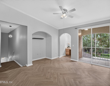 10075 Gate Parkway N - Photo Thumbnail 2