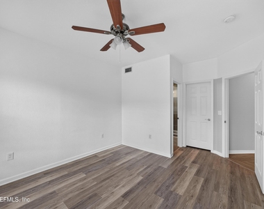 10075 Gate Parkway N - Photo Thumbnail 18