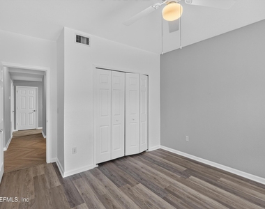 10075 Gate Parkway N - Photo Thumbnail 22