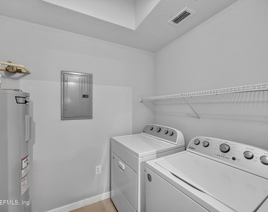 10075 Gate Parkway N - Photo Thumbnail 13
