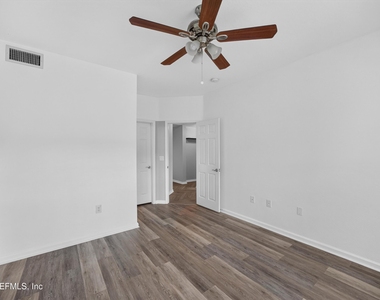 10075 Gate Parkway N - Photo Thumbnail 19