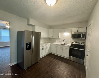 707 Rainer Road - Photo Thumbnail 4