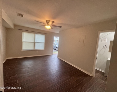 707 Rainer Road - Photo Thumbnail 2