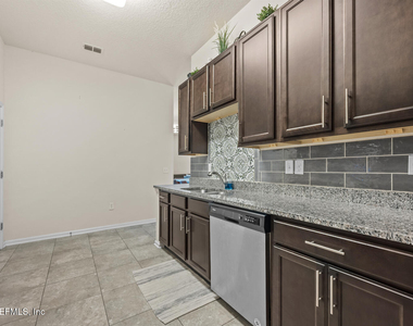 131 Burnett Court - Photo Thumbnail 17