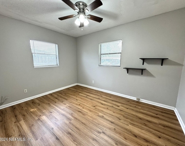 447 Brighton Avenue - Photo Thumbnail 11