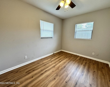 447 Brighton Avenue - Photo Thumbnail 13