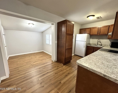 447 Brighton Avenue - Photo Thumbnail 6