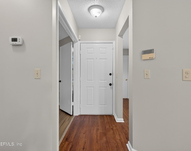 8010 International Village Drive - Photo Thumbnail 5