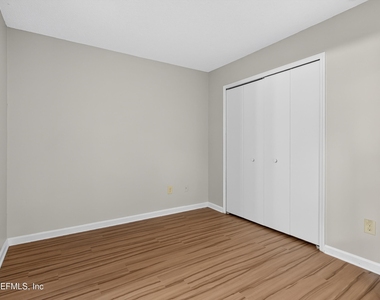 8010 International Village Drive - Photo Thumbnail 20