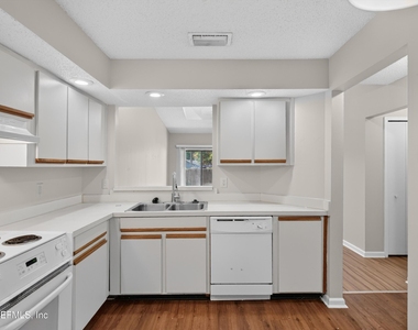 8010 International Village Drive - Photo Thumbnail 10