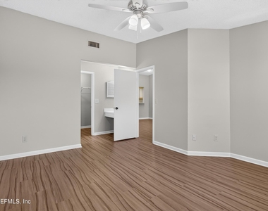 8010 International Village Drive - Photo Thumbnail 17
