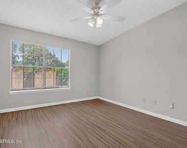 8010 International Village Drive - Photo Thumbnail 15