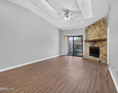 8010 International Village Drive - Photo Thumbnail 6