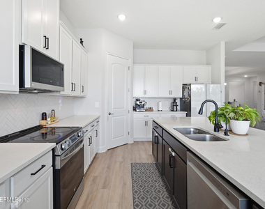49 Dawson Creek Way - Photo Thumbnail 11
