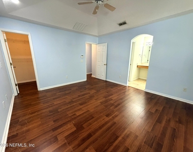 321 Pecan Grove Drive - Photo Thumbnail 7