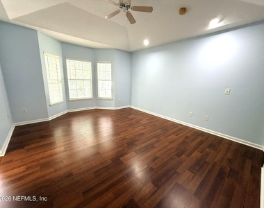 321 Pecan Grove Drive - Photo Thumbnail 6