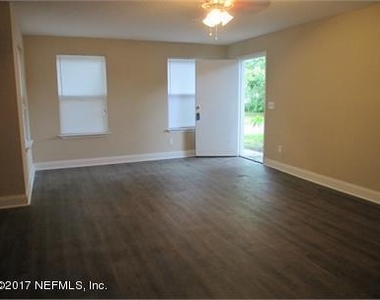 2218 Lamee Avenue - Photo Thumbnail 2
