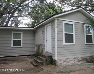 2218 Lamee Avenue - Photo Thumbnail 5