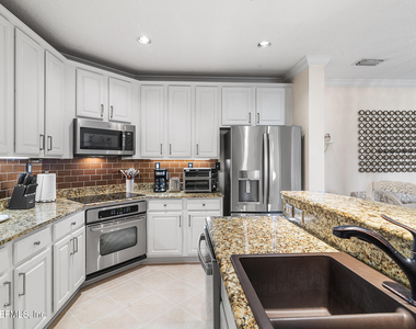 4300 South Beach Parkway - Photo Thumbnail 2