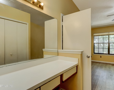 3476 Raymur Villa Drive - Photo Thumbnail 19