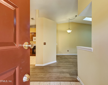 3476 Raymur Villa Drive - Photo Thumbnail 4