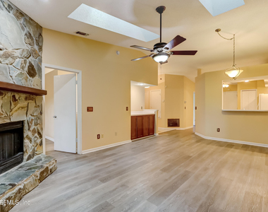 3476 Raymur Villa Drive - Photo Thumbnail 7