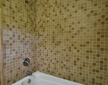 2101 Maple Leaf Drive E - Photo Thumbnail 13