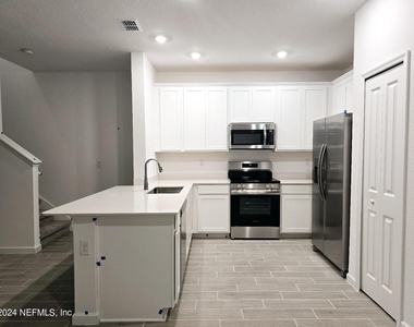 336 Belfort Court - Photo Thumbnail 5