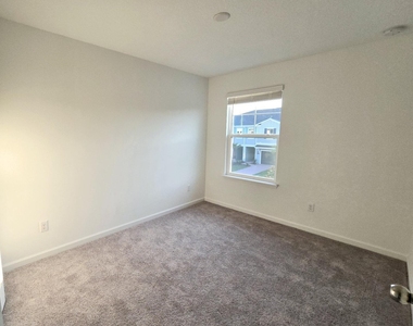 336 Belfort Court - Photo Thumbnail 17