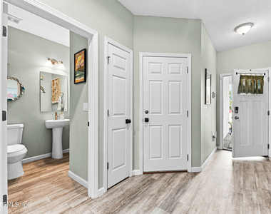 856 5th Avenue S - Photo Thumbnail 3