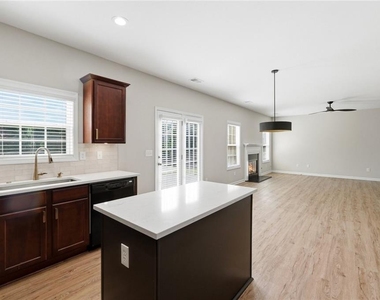 2725 Blackstock Drive - Photo Thumbnail 9