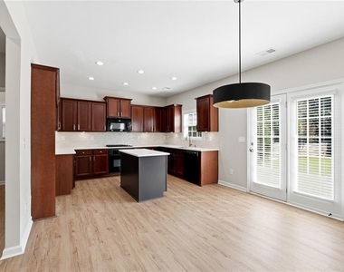 2725 Blackstock Drive - Photo Thumbnail 5
