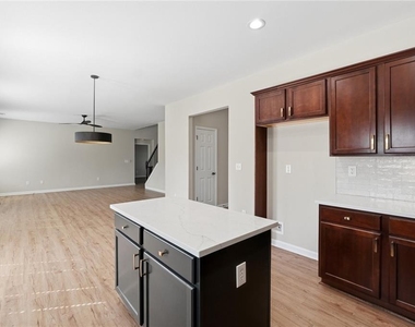 2725 Blackstock Drive - Photo Thumbnail 8