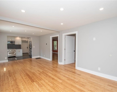 1391 Smith Street Se - Photo Thumbnail 5