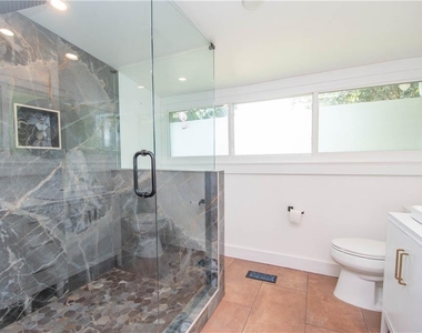 1391 Smith Street Se - Photo Thumbnail 18