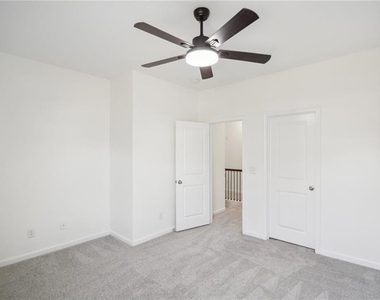 5770 Rialto Way - Photo Thumbnail 15