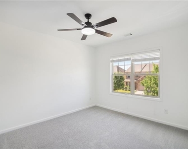 5770 Rialto Way - Photo Thumbnail 23