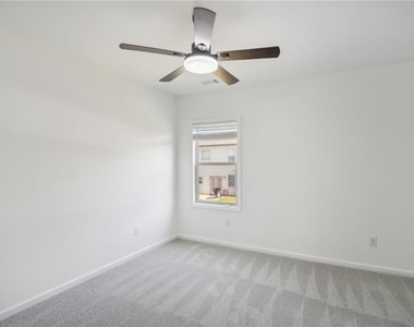 5770 Rialto Way - Photo Thumbnail 14