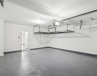 5770 Rialto Way - Photo Thumbnail 35