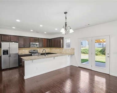 5770 Rialto Way - Photo Thumbnail 9