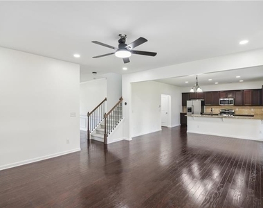 5770 Rialto Way - Photo Thumbnail 10