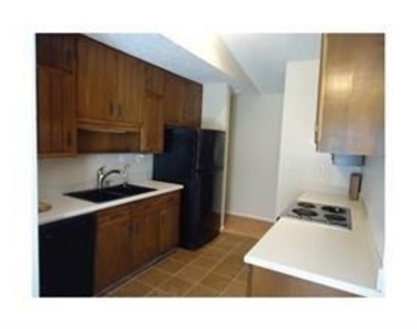1439 Ridgewood Place - Photo Thumbnail 3