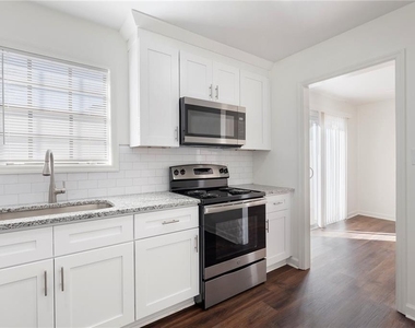 330 Winding River Drive - Photo Thumbnail 6
